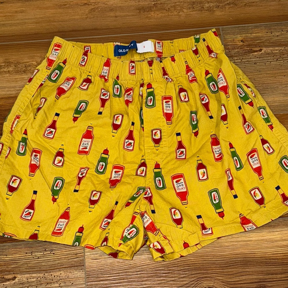 Old Navy Yellow Hot Sauce Print Shorts-NWOT-size small-perfect gift-super cute